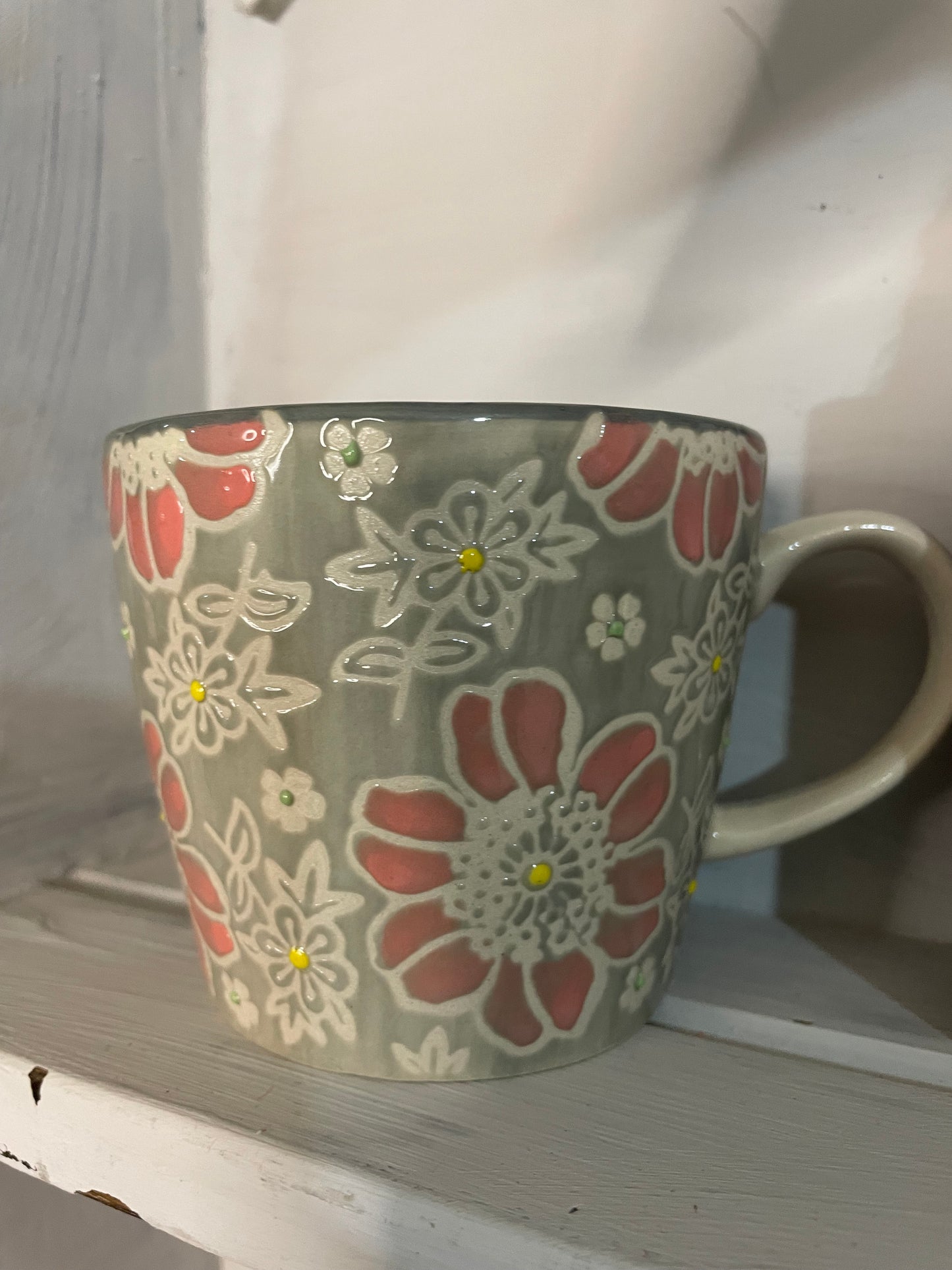 Floral design cup - pink & grey