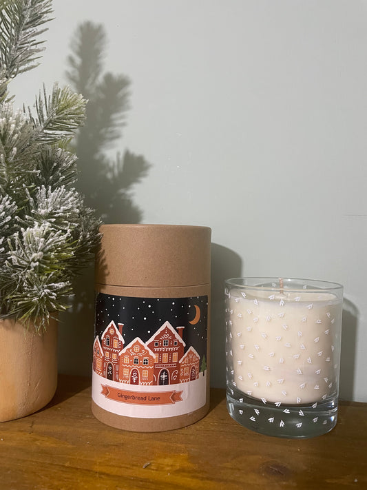 Large glass candle - gingerbread lane