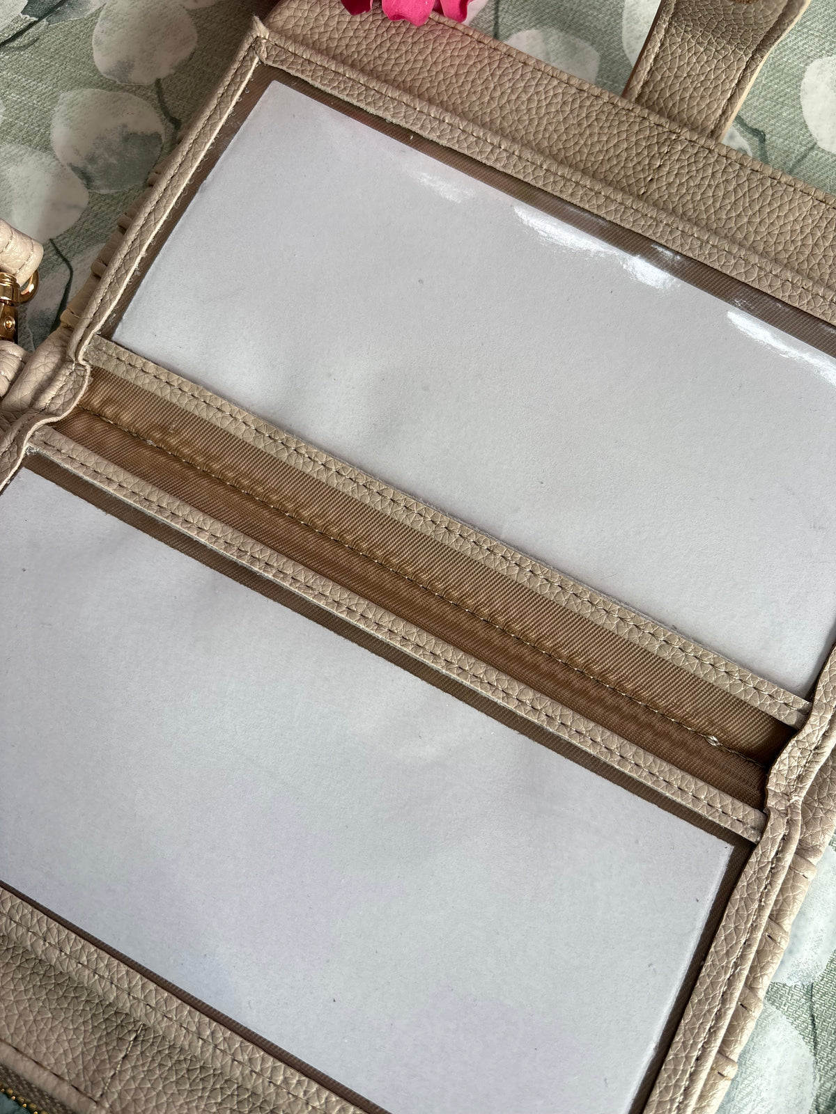 Purse photo, card holder with zipped compartment, cream colour