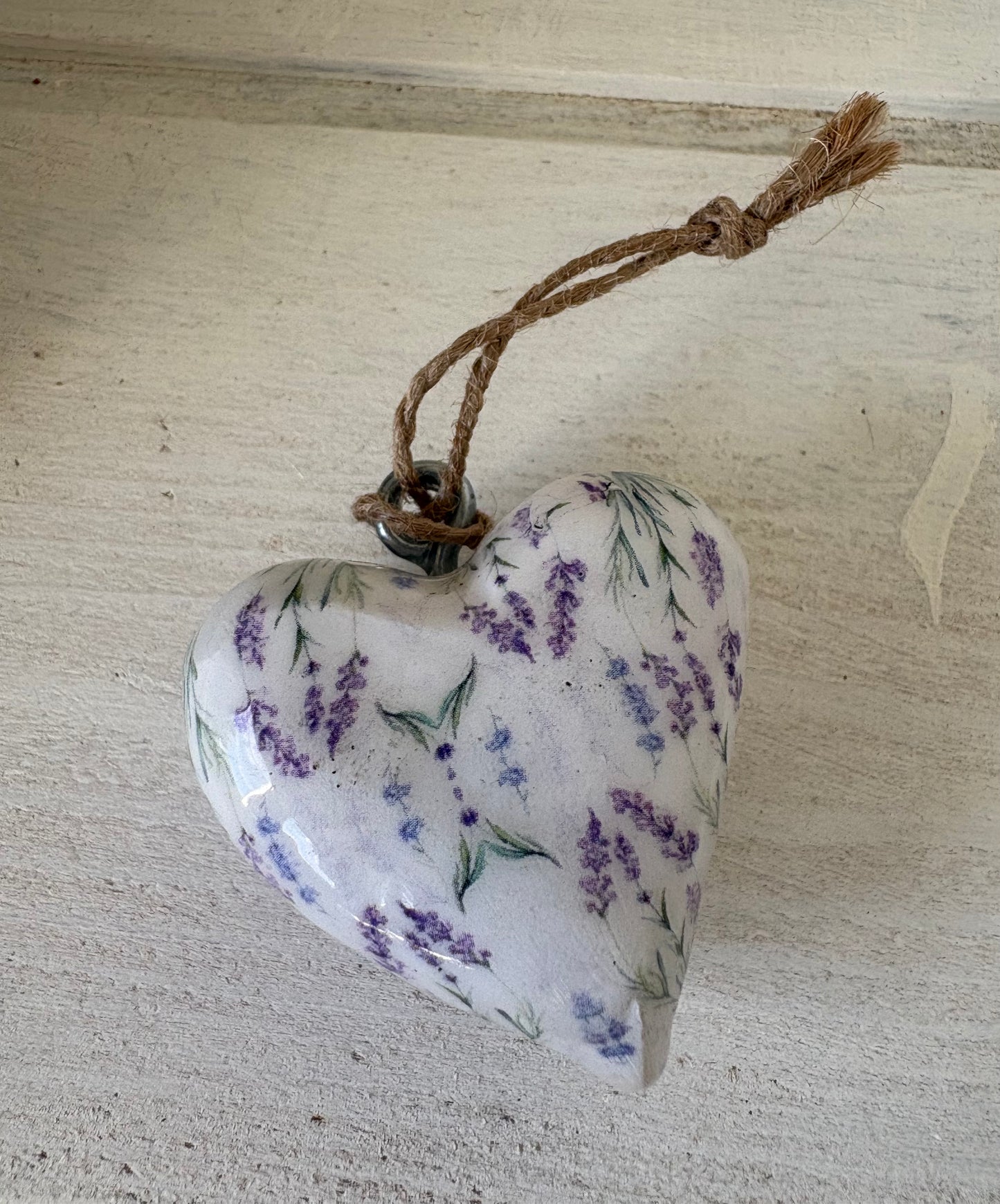 Lavender design heart wood