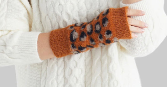 Wrist warmer gloves