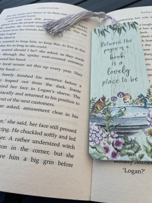 Bookmark - Between the pages…