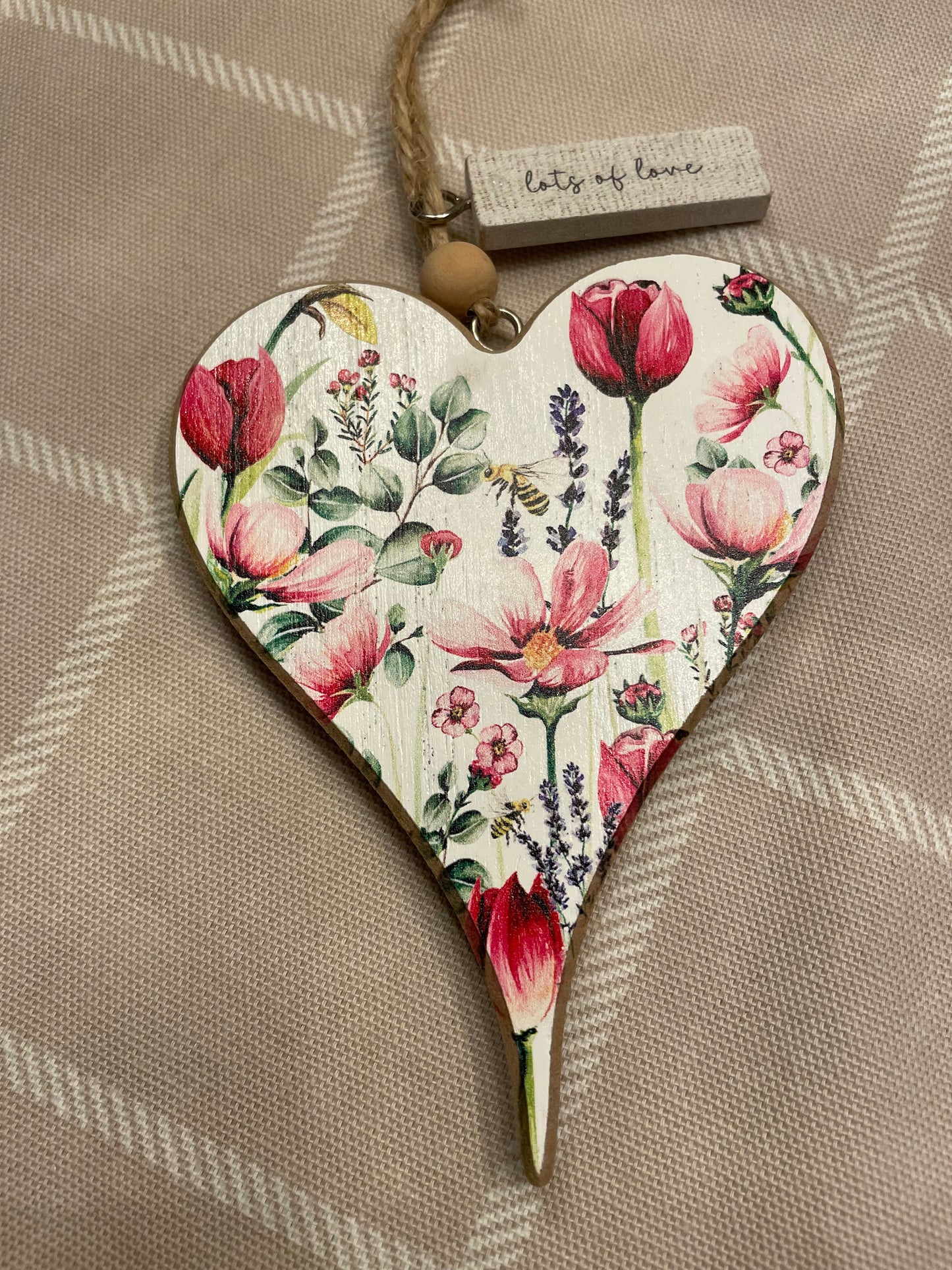 Tulip bee design heart with words lots of love