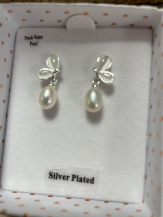 Pearl earrings