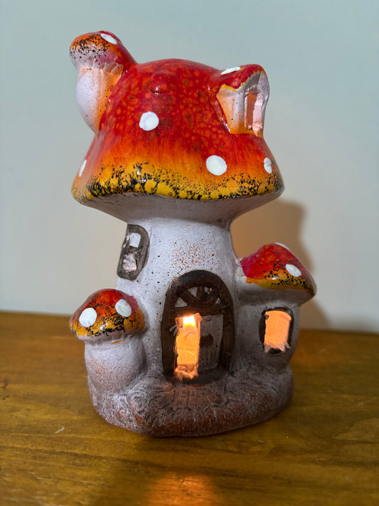 Toadstool tea light candle holder