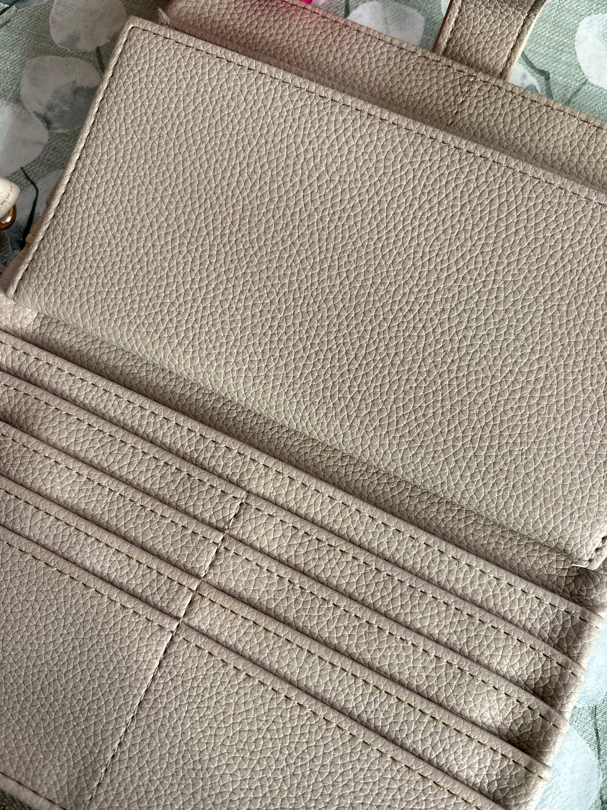 Purse photo, card holder with zipped compartment, cream colour