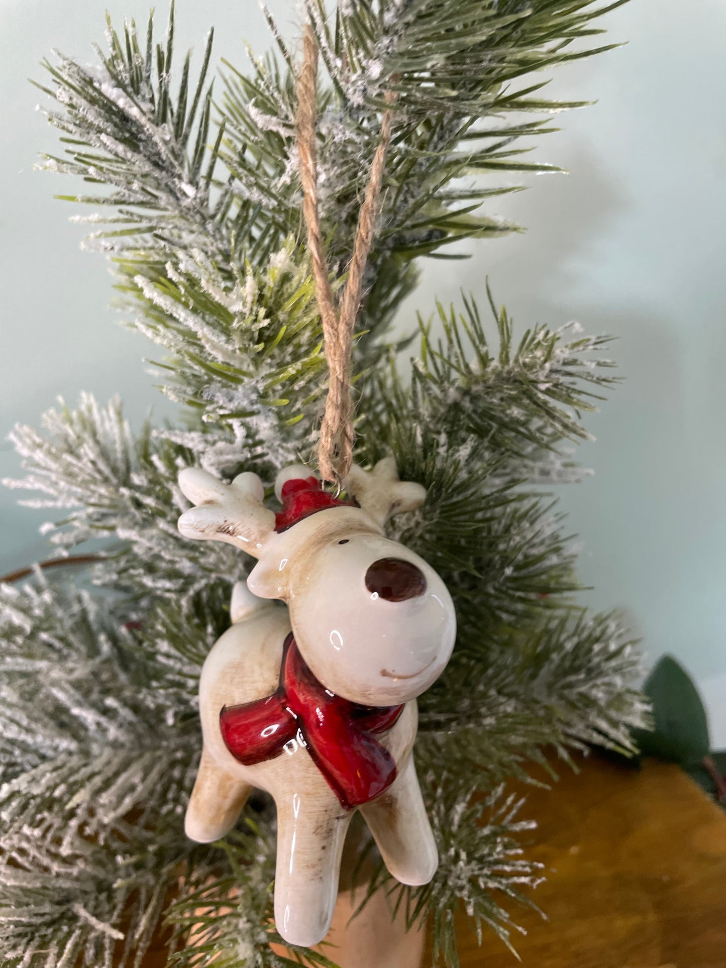 Hanging red scarf reindeer