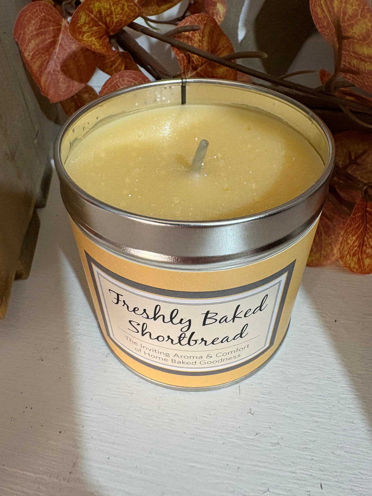 Freshly baked shortbread seriously scented candle 50 hours burning time