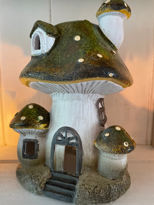 Toadstool candle house - green