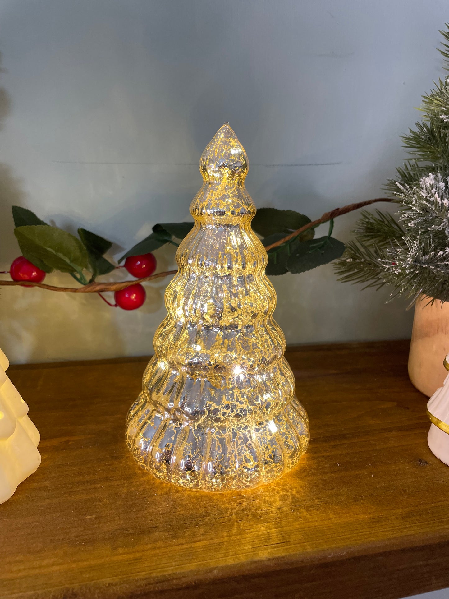 Beautiful Ribbed Gold LED christmas tree