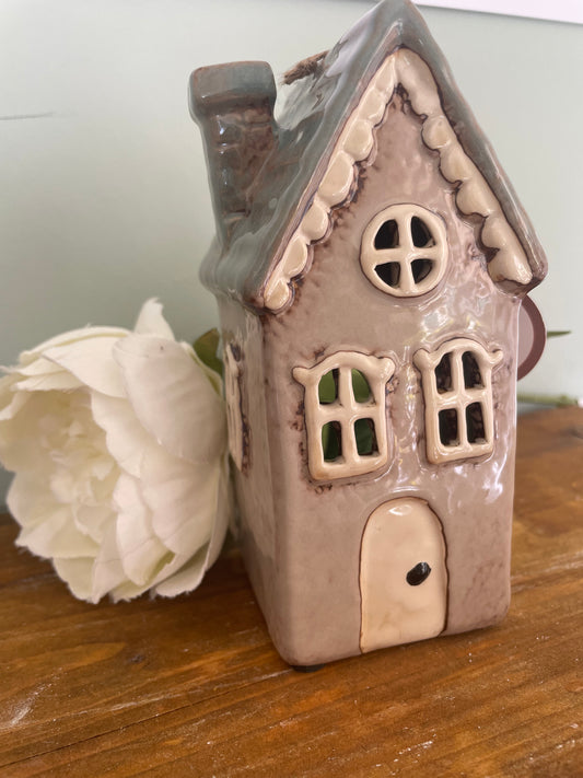 Village pottery house - grey