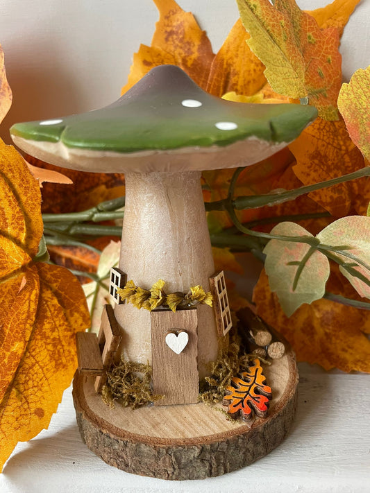 Folk Art mushroom cottage - Green