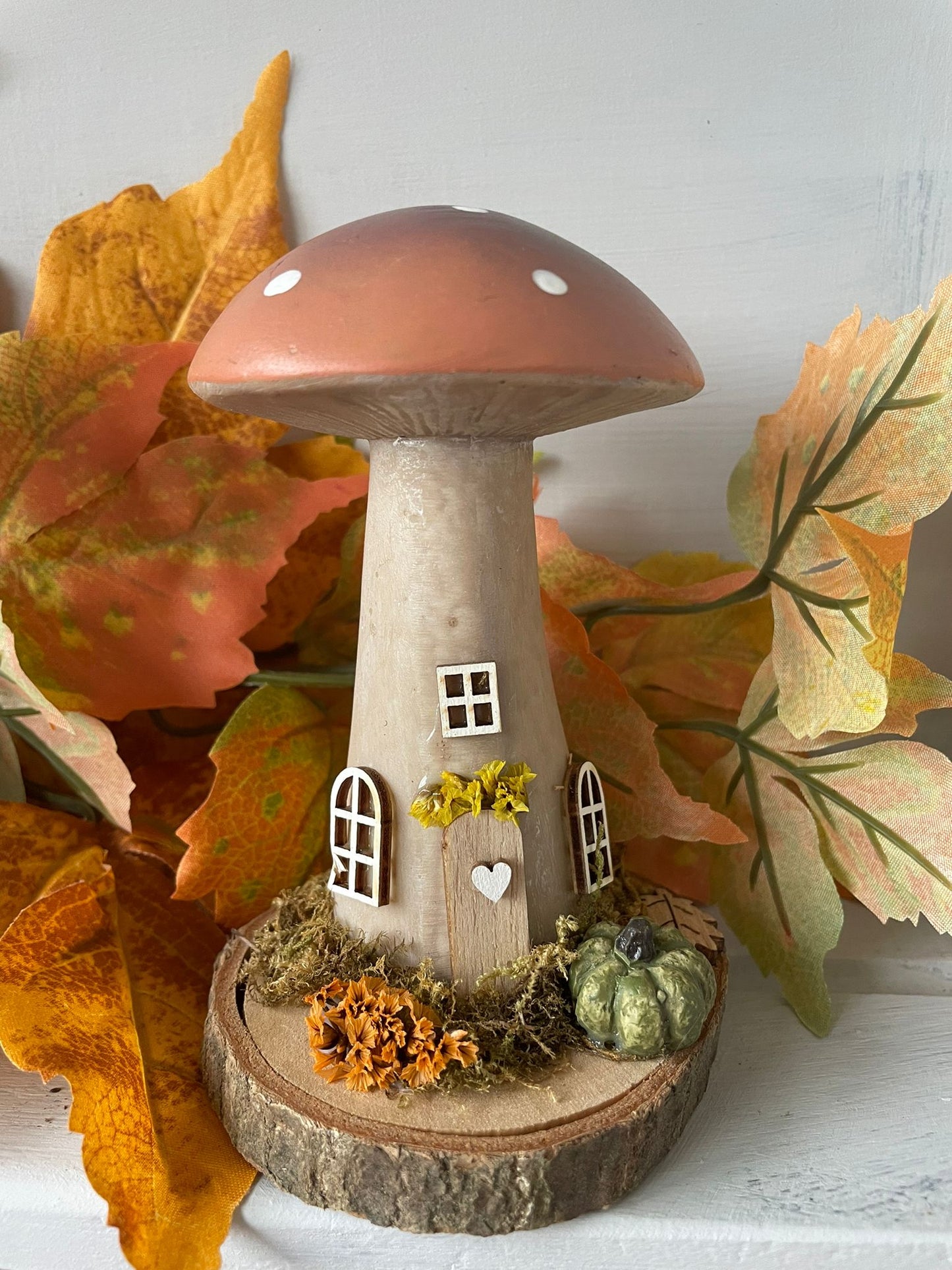 Folk Art mushroom cottage - Brown