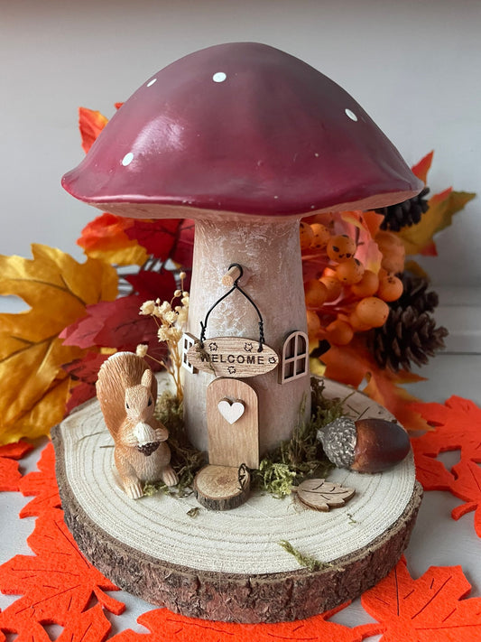 Folk Art mushroom large cottage - Red