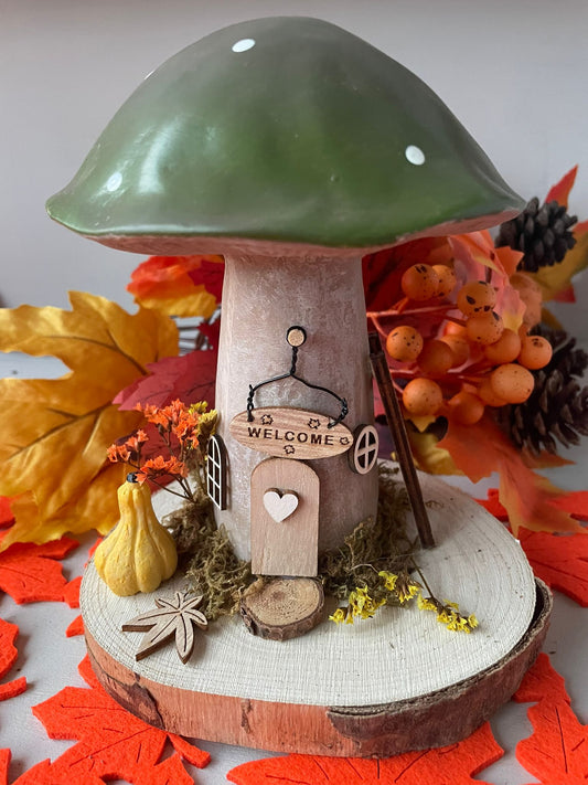 Folk Art mushroom large cottage - Green